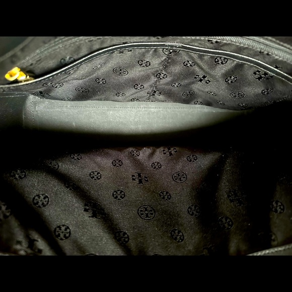 Tory Burch Large York Buckle Tote - Picture 5 of 6